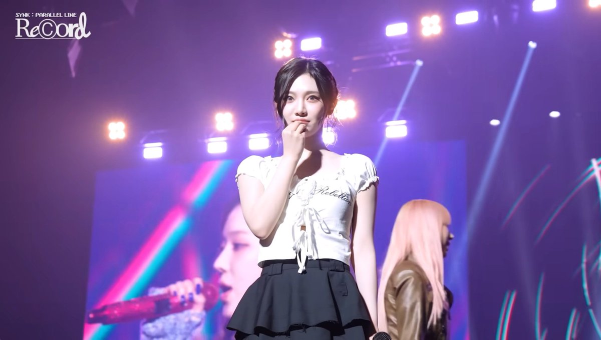 Still can’t believe how magical that night felt. I turned around and saw all of you cheering, and my heart just melted. Touring across North America has been a dream, and moments like this are the ones we’ll keep close forever. Wanna relive it with us? Go check out here: