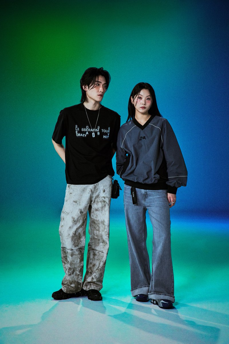 HYBE MERCH (@hybe_merch) on Twitter photo 2025 LE SSERAFIM TOUR ‘EASY CRAZY HOT’ Official Merch.
👀 상품 미리보기: go.weverse.io/qt3S/3dsrrwaq
📆 판매 오픈: 2025. 04. 14. 11AM(KST)
📍 <a href="/weverseshop/">Weverse Shop</a>
#LE_SSERAFIM #르세라핌
#EASY_CRAZY_HOT 2025 LE SSERAFIM TOUR ‘EASY CRAZY HOT’ Official Merch.
👀 상품 미리보기: go.weverse.io/qt3S/3dsrrwaq
📆 판매 오픈: 2025. 04. 14. 11AM(KST)
📍 <a href="/weverseshop/">Weverse Shop</a>
#LE_SSERAFIM #르세라핌
#EASY_CRAZY_HOT