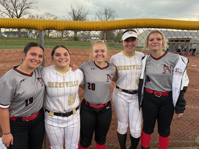 EmmaWilson70852's tweet photo. Although NA didn't come out victorious against Henry ville, I still had the opportunity to have fun and make some cool plays today!!! ❤️🖤 https://t.co/S224jEx5Ah
