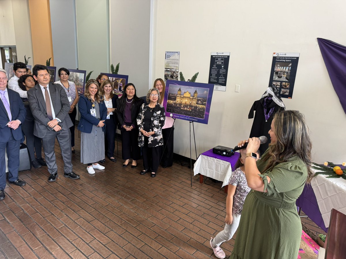 Junto a la Cónsul <a href="/ConsGuaSB/">ConsGuaSB</a>, Raquel Donado; el Cónsul <a href="/ESAenCalifornia/">Consulados de El Salvador en California</a>, Bernardo Menjivar; el <a href="/consulmexsanbe/">Consulmex San Bernardino</a>, Julio Huerta y el Obispo de San Bernardino <a href="/BishopRojas_/">Bishop Rojas</a> participamos en la inauguración de la exposición “Semana Santa en Guatemala” del maestro <a href="/GamboaDanny/">DannyGamboaGt</a>.