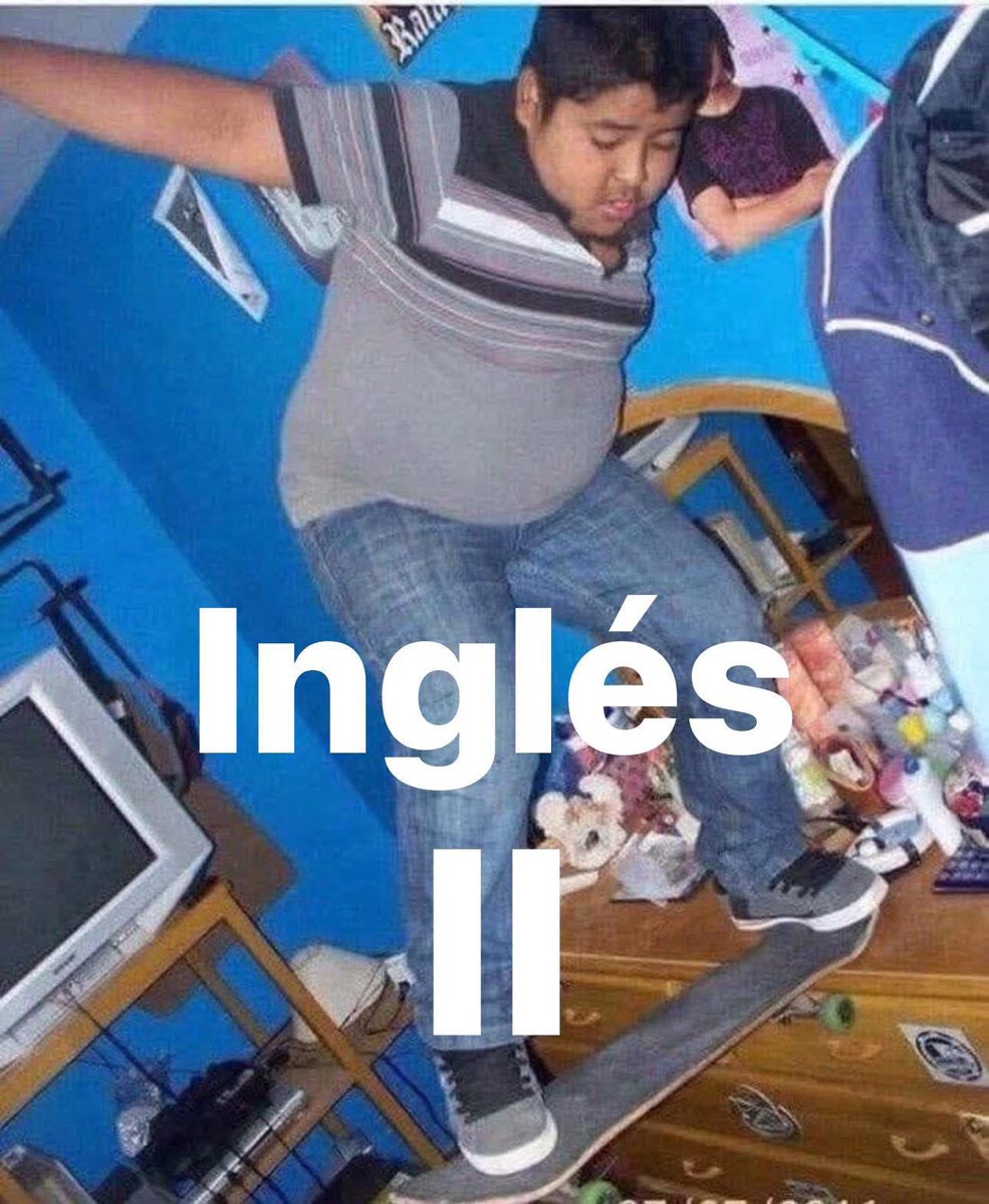 theteachbar's tweet photo. Nadie: 
Las portadas del libro de inglés: https://t.co/fn7samY978