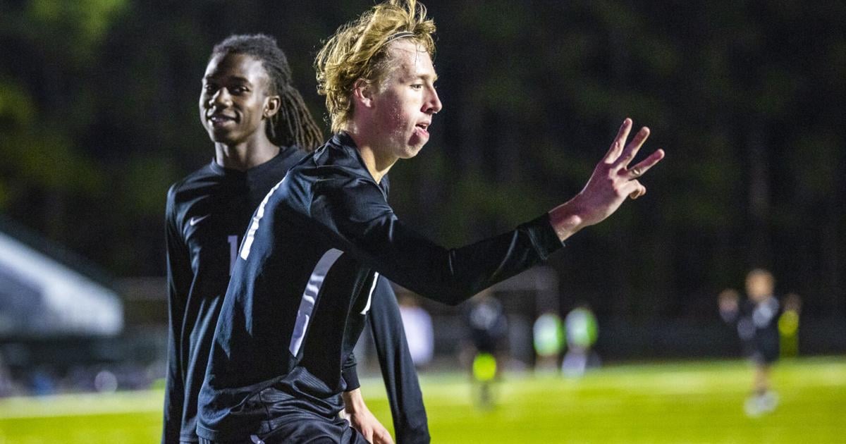 Deep Ties: Jackson Burrell, Father Enjoying Final Collins Hill Soccer Season bit.ly/4jpKtpd