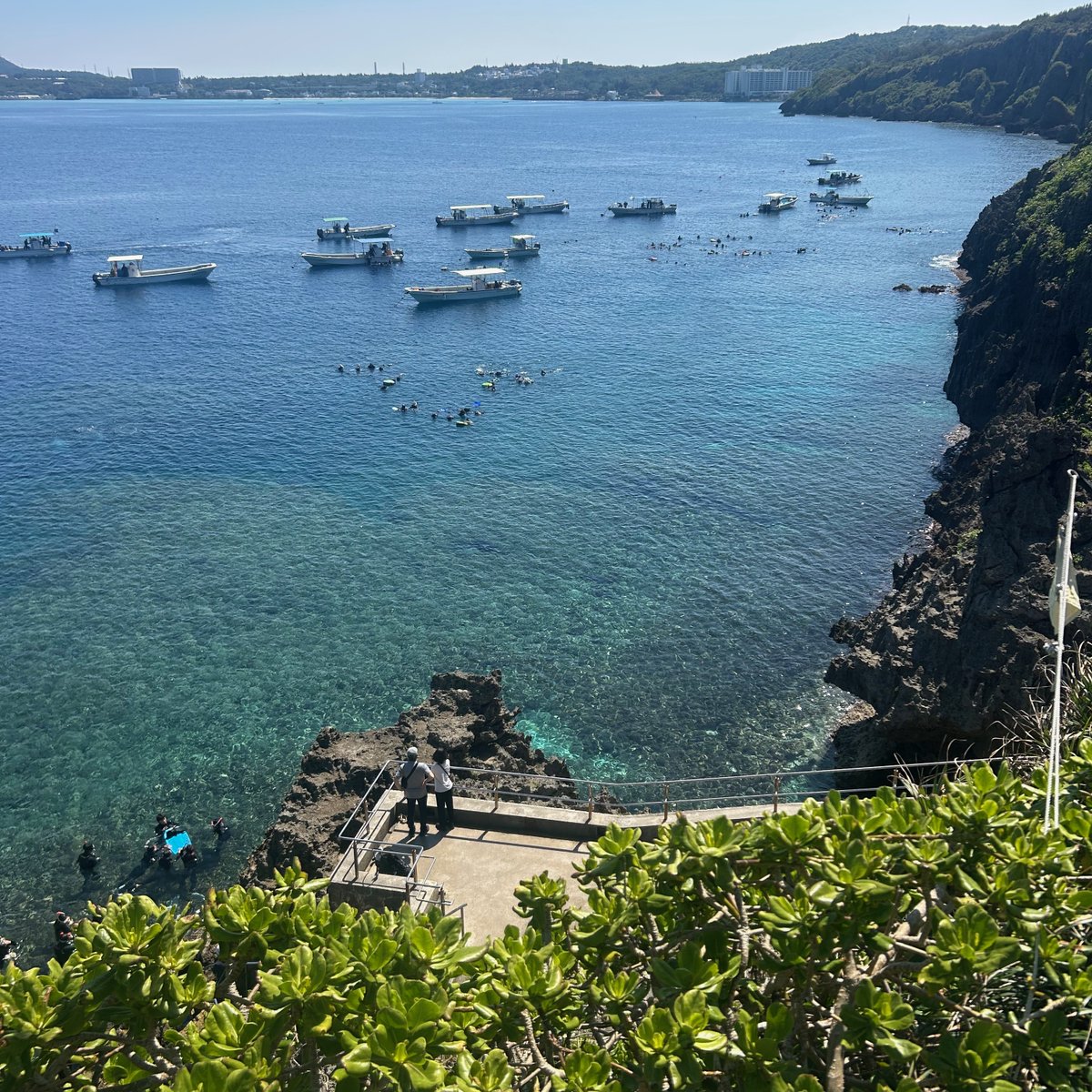 ExpBeach's tweet photo. Blue Grotto in Okinawa's main island, Maedamisaki in April https://t.co/HvRWuDQt4T
