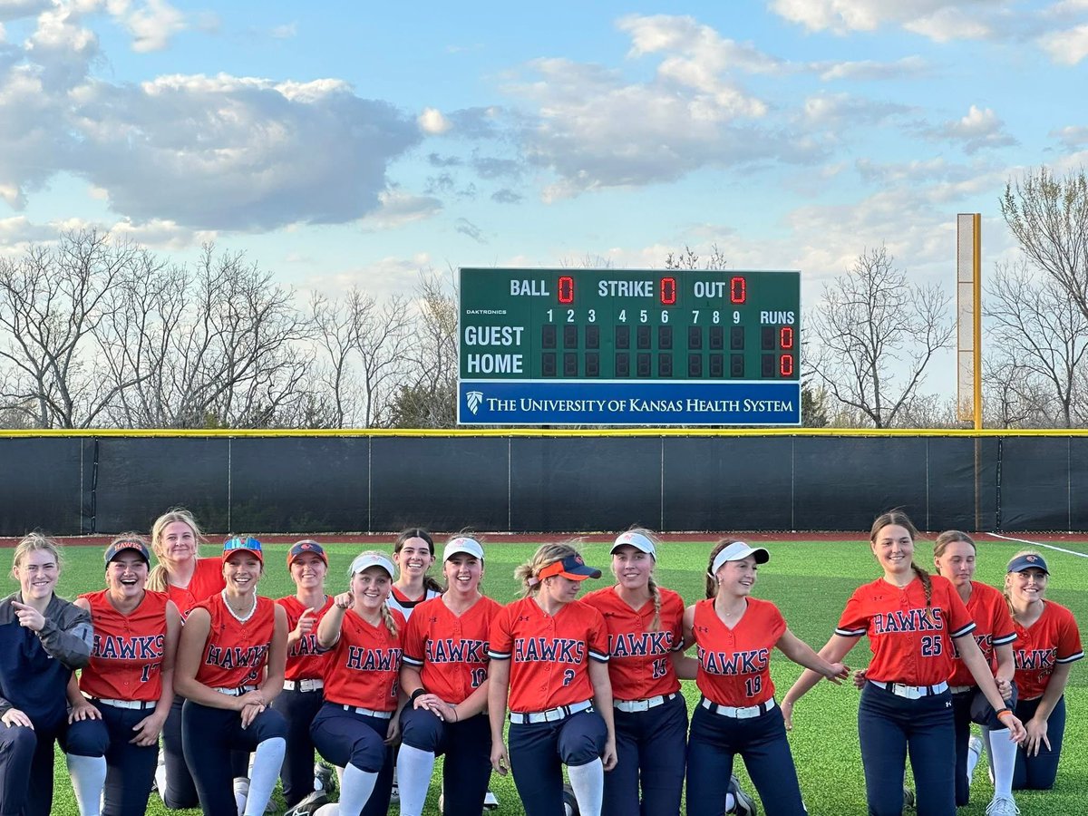 Olathe East Softball (@oehawkssoftball) on Twitter photo HAWKS WIN! <a href="/adaschweller/">Ada Schweller</a> was wheelin’ and dealin’ 16 K’s to keep us in a close battle with a solid SMS team! Presley Theel went 2 for 3 at the plate and <a href="/ninapiper13/">Nina Piper 2025</a> had a key RBI in the 7th! 3 game days in a row & these Hawks won’t let up! One more this week! #Team>Self 🧡🥎💙 HAWKS WIN! <a href="/adaschweller/">Ada Schweller</a> was wheelin’ and dealin’ 16 K’s to keep us in a close battle with a solid SMS team! Presley Theel went 2 for 3 at the plate and <a href="/ninapiper13/">Nina Piper 2025</a> had a key RBI in the 7th! 3 game days in a row & these Hawks won’t let up! One more this week! #Team>Self 🧡🥎💙
