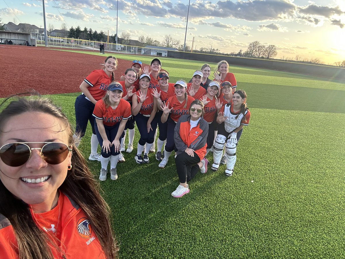 Olathe East Softball tweet media