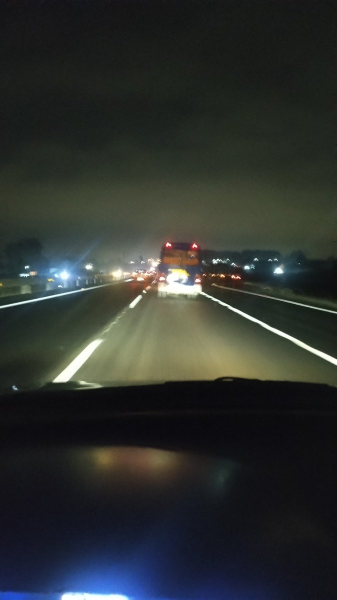 No es novedad  encontrarse con minibuses en tramo #PuertoVaras  - #PuerrtoMontt después de las 18 horas  a sobre 110 km/hora.
Hace falta una buena ronda de fiscalizaciones <a href="/Fisca_MTT/">Division de Fiscalización de Transportes</a> <a href="/CarabLosLagos/">Carabineros Región de Los Lagos</a>