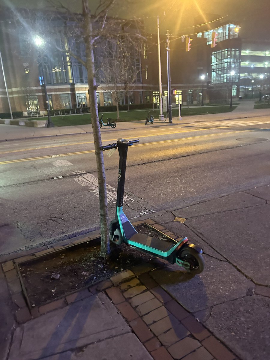 cauggieak's tweet photo. My ride for tonight #willplay https://t.co/8eITtvvQSW