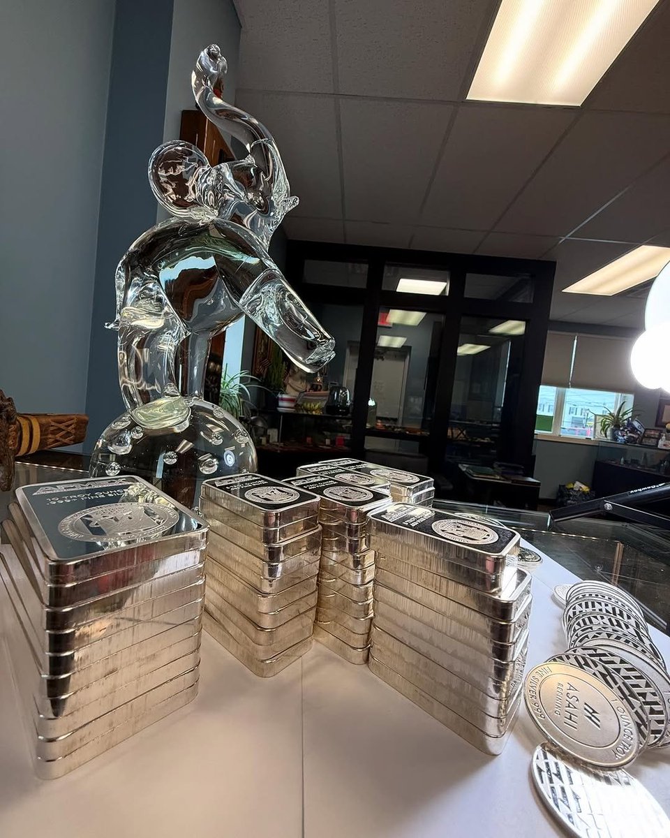 Gold_Silver65's tweet image. Buy the dip! Got around 500 Ozt silver in this morning.
Do you guys buy the dip or just ride the wave up?
#stacksmart
#stacksmart
 #stackheavy
#stockmarketcrash
#Goldclimbedabove3K