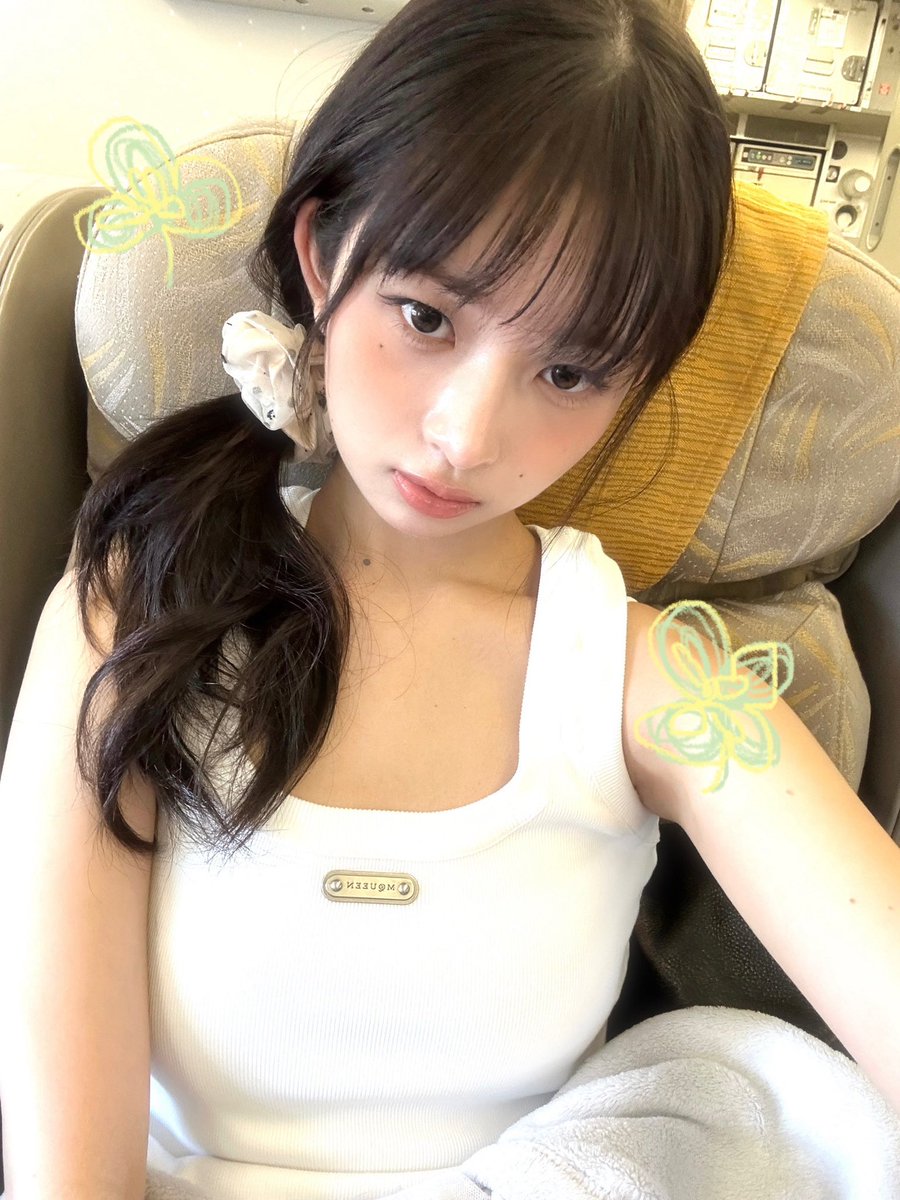 mandu_rei's tweet photo. 비행기에서 찍은 셀카ﾟ*｡꒰ঌ. https://t.co/A3Lxq1hG7S