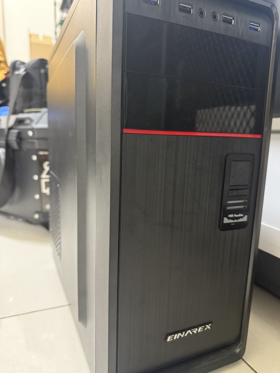 eason11210's tweet photo. 《抽獎》

由客戶汰換下來的電腦
直接抽給你們
I5-7400
16G
GTX1080

不敢說打遊戲通殺   但看股票肯定刺激
240HZ大盤  刺不刺激

然後目前三萬元這台依然是主力暢銷
可以依照需求再做更多升級

跟隨我   留言 愛心 轉發
就能參加抽獎 https://t.co/qSZMkGfe8r