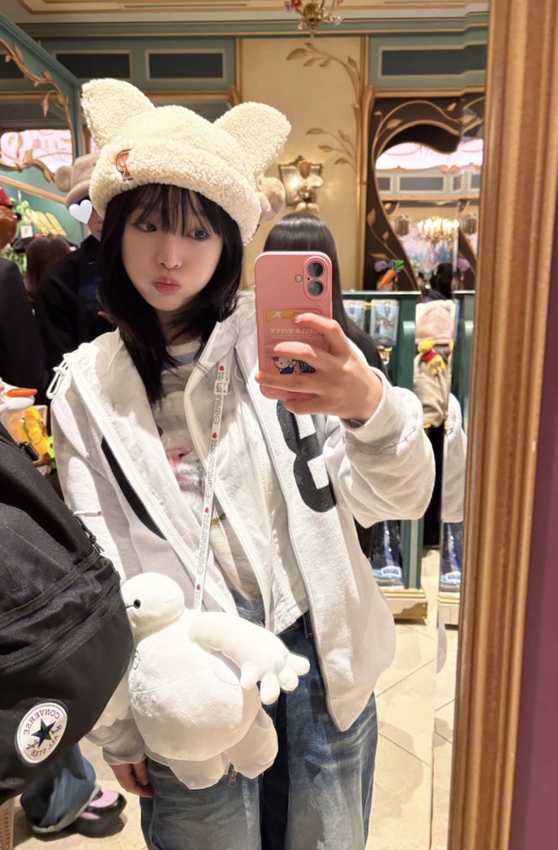 www87mmcokr's tweet photo. #87MM #Mmlg #예나 #최예나 #YENA
@YENA_OFFICIAL

최예나님께서 <SPIRIT SWEAT JUMPER>을 착용해주셨습니다🐰 음악, 예능부터 연기까지 섭렵한 그녀의 활발한 활동을 응원하겠습니다 💘 https://t.co/KkKfJuHui2