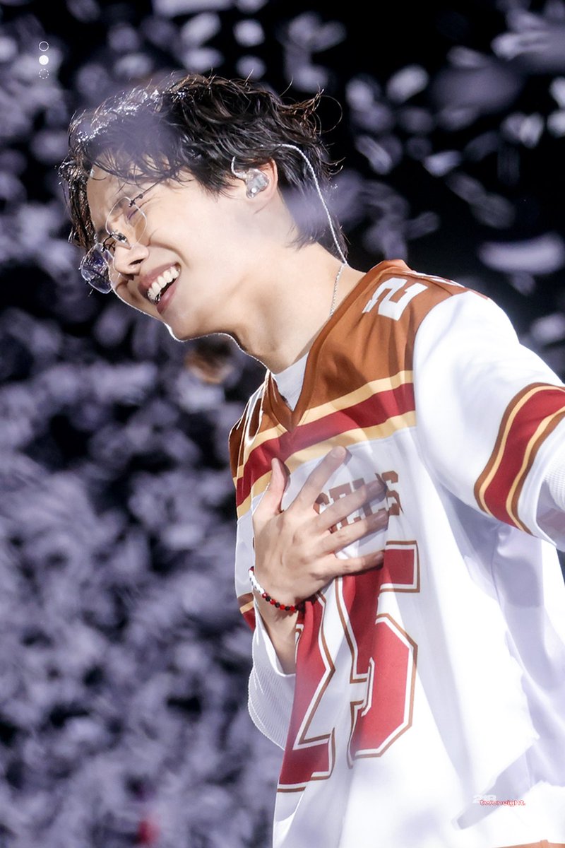218_jhope's tweet photo. 아투 화이띵~~~ 250406 #jhope #jhope_TOUR https://t.co/0RXcom5tzX