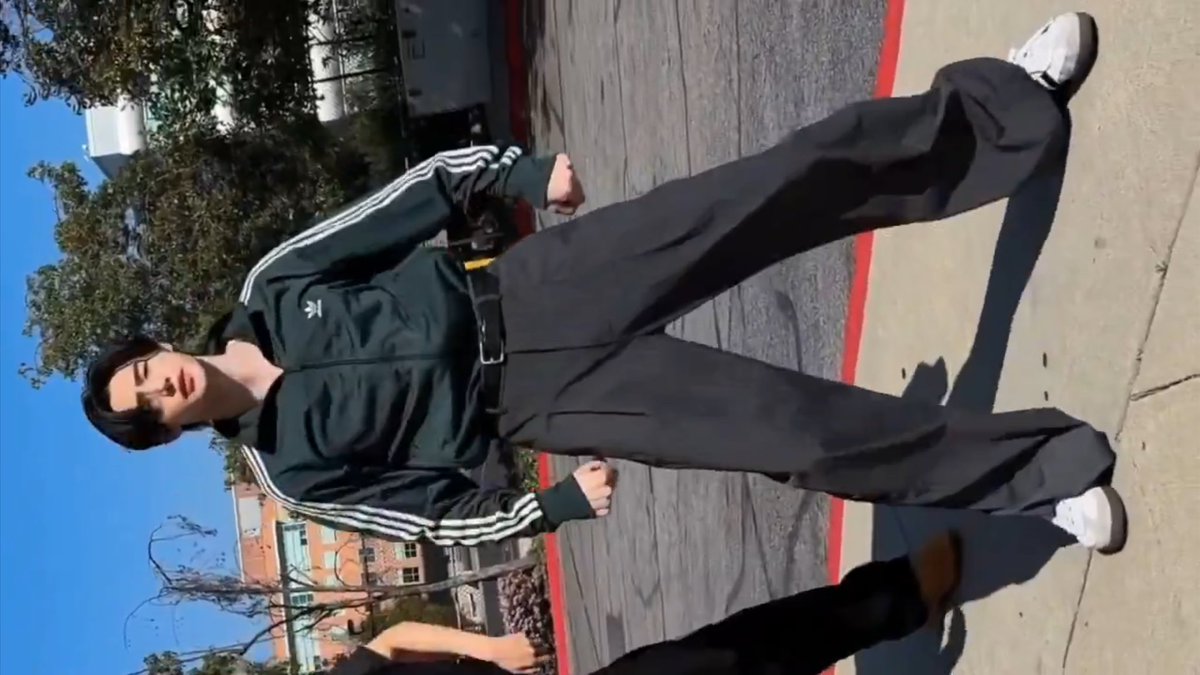 sunghoon’s gorgeous physique >>>