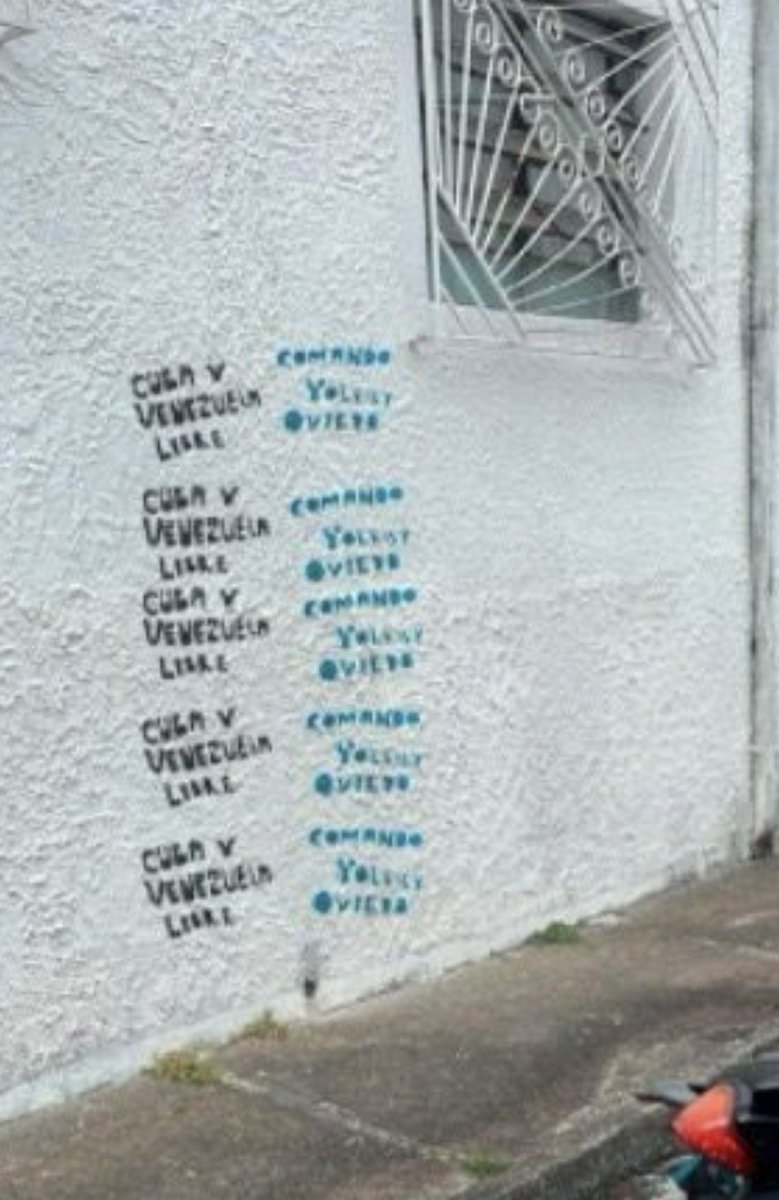 EmmaRincon's tweet image. En San Cristóbal, estado Táchira, las calles de la ciudad amanecieron pintadas con la frase &quot;Cuba y Venezuela libre&quot;, y con el nombre de Yoleisy Oviedo, quien murió bajo custodia de la tiranía comunista de Cuba recientemente.