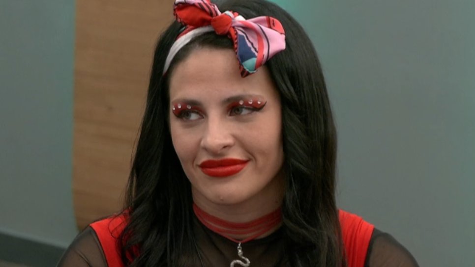 putomaloreacts's tweet photo. SE RE ENOJABA LA BOLUDA ESTA 
TE FULMINARON NOMAS RIDICULA
#GranHermano https://t.co/mYURLyKXoI