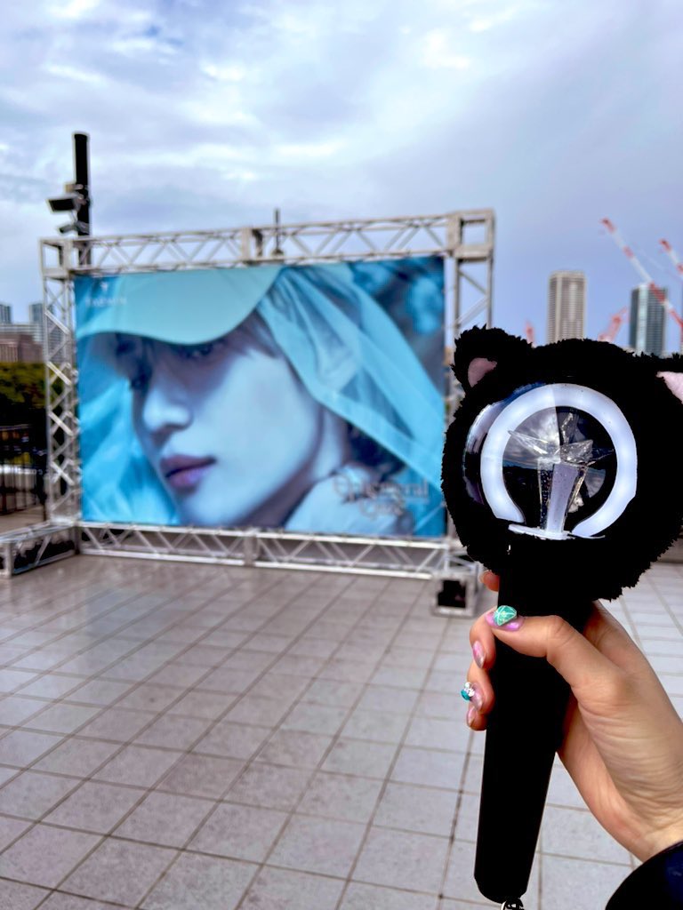 mn_sntm's tweet photo. テミンのアンコンからそのまま渡韓✈️2年ぶり。気になってたコスメにお菓子いろいろ買ってきたので試すの楽しみ✨そして、オリヤンにテミン❤️��ちろん購入させていただきました🙌来月も楽しみ〜ツアーの最終案内はいつ来るのでしょうか…？
#taemin
#Ephemeral_Gaze_Encore_Tokyo https://t.co/uKDpyQGxLw