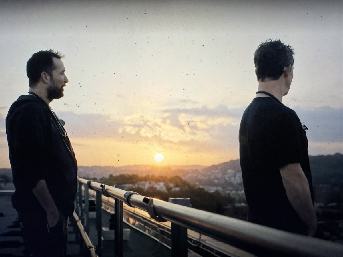 Weesesports's tweet photo. “It’s in our DNA…we’re the bees that protect the hive!”

Dr. Robby consoles Jack on the roof in the pilot. 

Jack consoles Dr. Robby on the roof in the season finale. 

The Pitt Season 1 is exceptional television. 

My favourite show of 2025. 

#ThePitt | #ThePittMax https://t.co/24wHfla1Dw