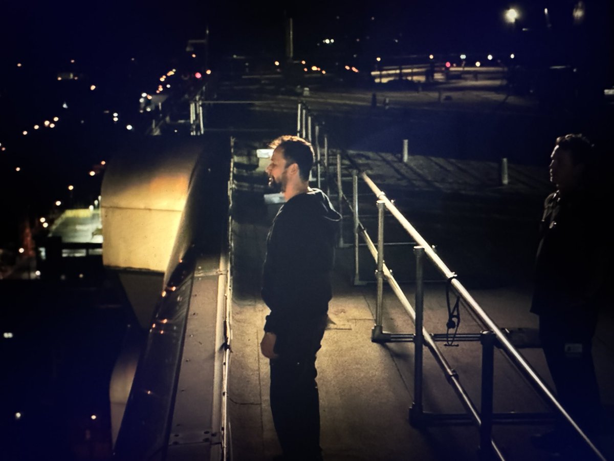 Weesesports's tweet photo. “It’s in our DNA…we’re the bees that protect the hive!”

Dr. Robby consoles Jack on the roof in the pilot. 

Jack consoles Dr. Robby on the roof in the season finale. 

The Pitt Season 1 is exceptional television. 

My favourite show of 2025. 

#ThePitt | #ThePittMax https://t.co/24wHfla1Dw