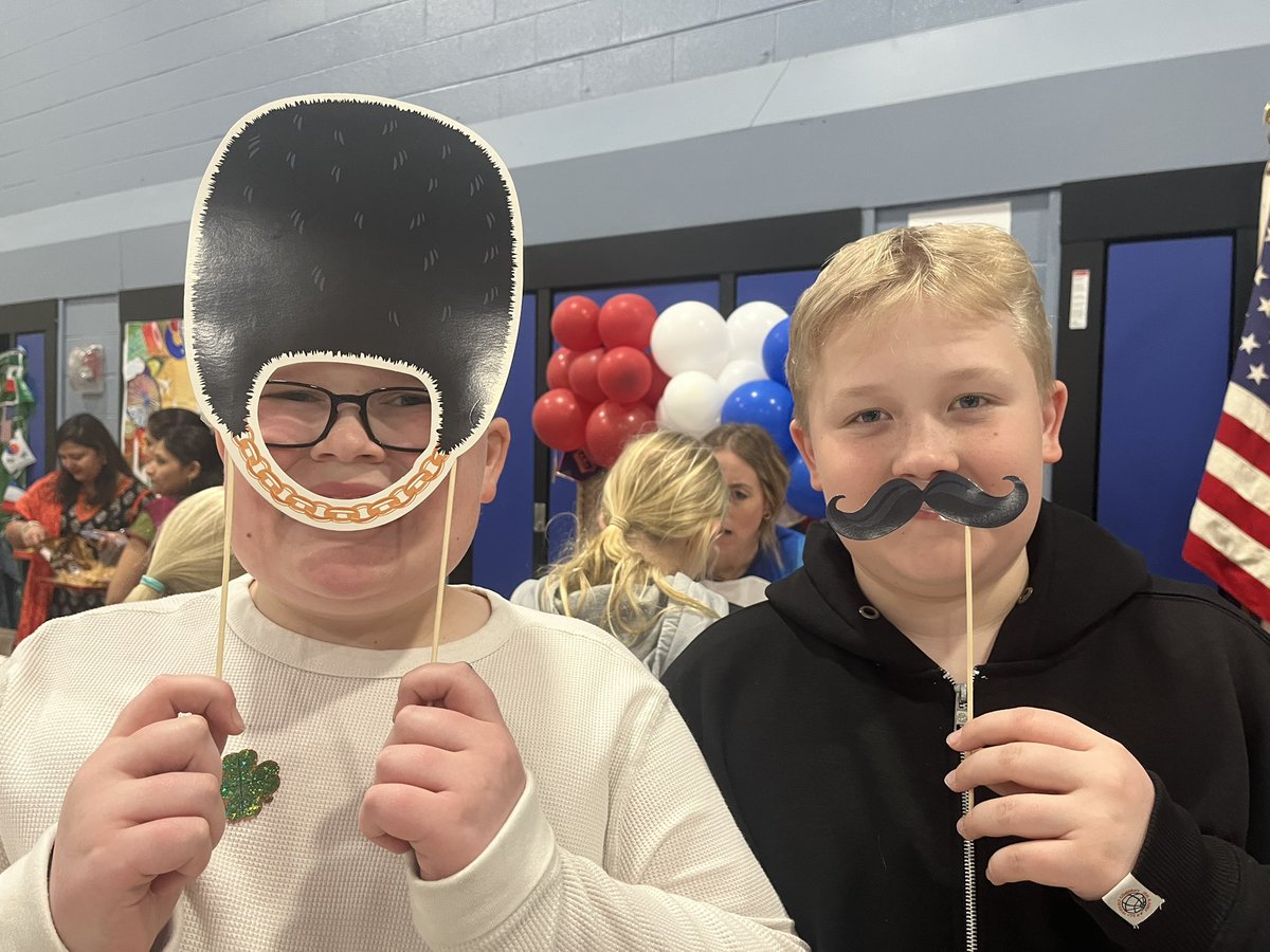 What a trip around the world! We so enjoyed Beebe’s cultural night! 🇸🇪