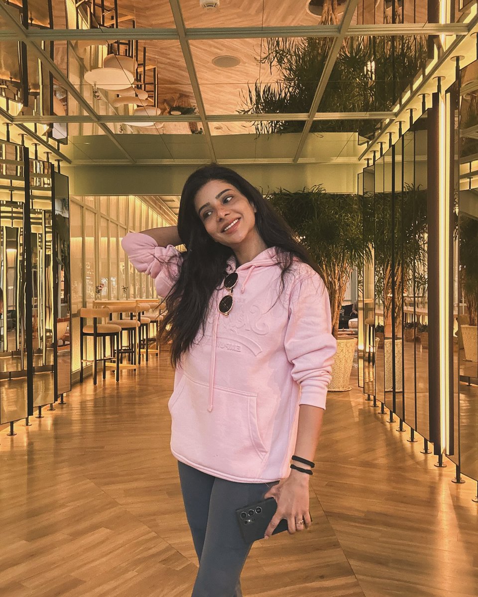 Weekendvibes_'s tweet image. Pavithra Lakshmi 🥰

#PavithraLakshmi