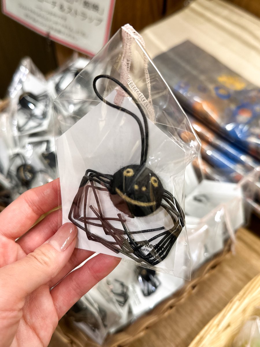 持ち歩けるルドンの「蜘蛛」】 ルドンの「蜘蛛」が可愛いブローチ