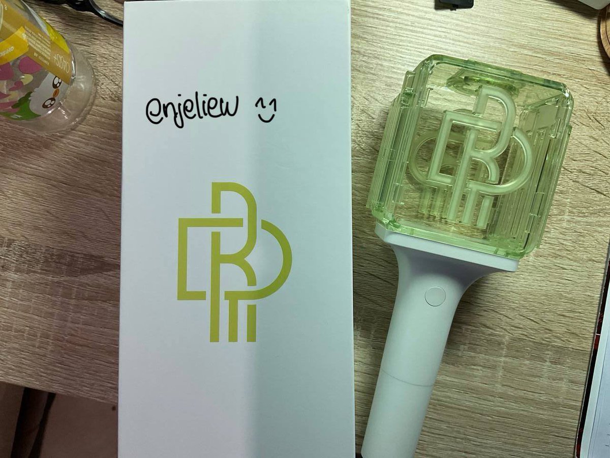 postars_kpop's tweet photo. WTS | Want To Sell LS NCT V2 (DREAM)
📍Bogor, Jawa Barat
- Belum pernah dipakai
- Good Condition
(Tanpa sticker)
💸 630k, Nego bisa langsung dm @enjeliew

HELP RT AND LIKE 💖 thank u https://t.co/aixojWunkm