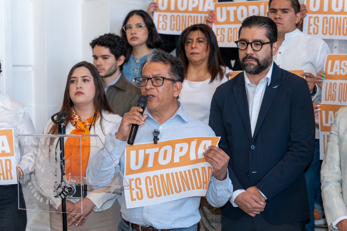 MovCiudadanoCMX's tweet photo. En Xochimilco y otras alcaldías, el gobierno de @ClaraBrugadaM quiere construir sin escuchar.

Desde el Congreso, presentamos un punto de acuerdo para exigir lo básico:
Consulta vecinal, libre, previa e informada.

Porque el espacio público no se impone, se construye con la gente https://t.co/qpmBtTL6x3