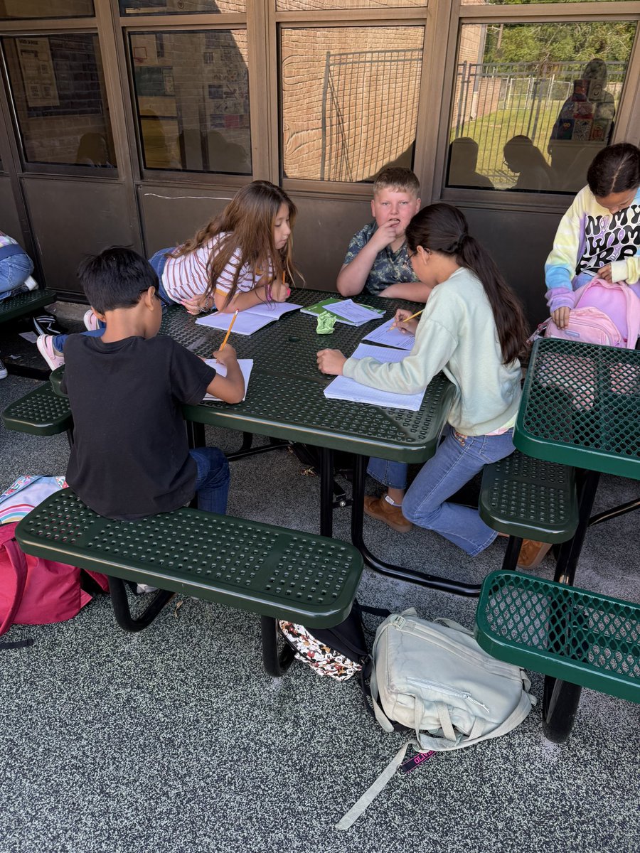 CnhBethechange's tweet photo. Some days you have to take the learning outside! #catchandrelease @lead4ward #rockthestaar @HumbleISD_OE #loudwithapurpose #mathconversations @HumbleISD #havingfunwithmath https://t.co/tFo9Zr7Zyf