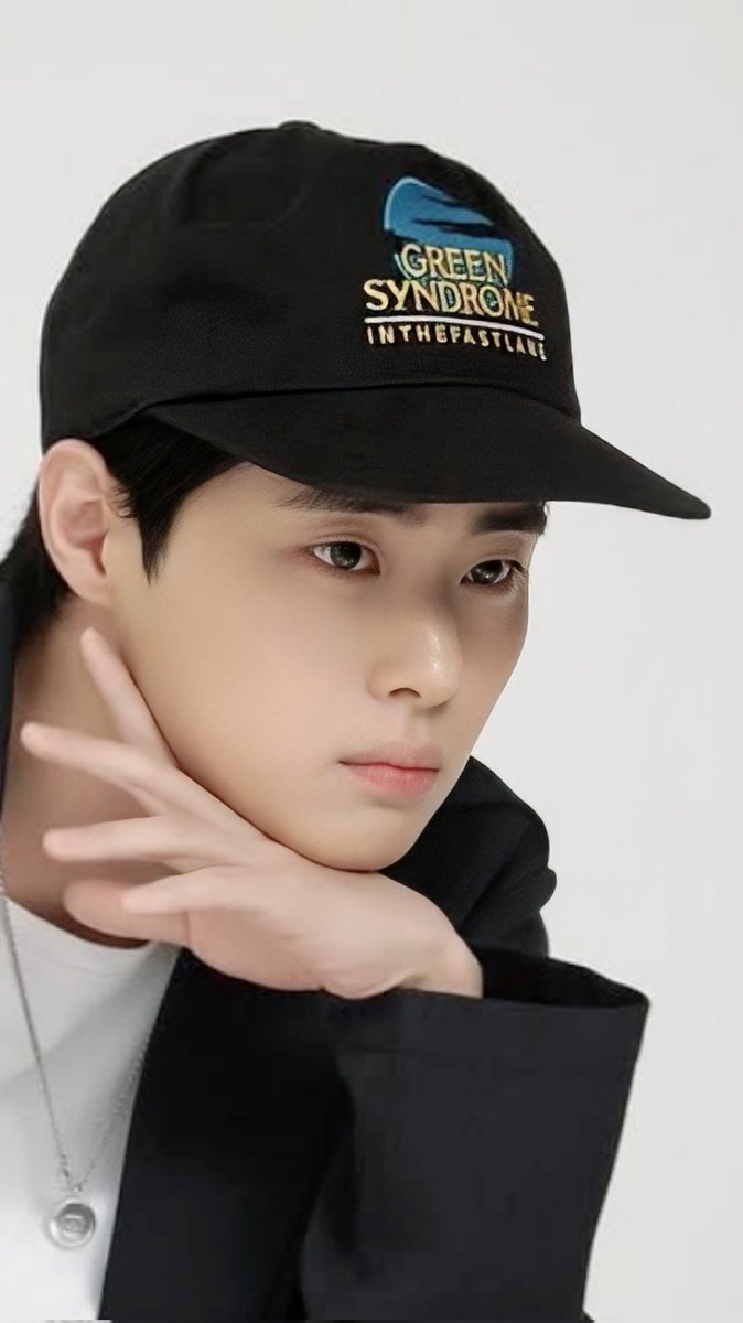 bk_nardr's tweet photo. #일석이조 #일거양득

#조병규 #bk_arta 배우의
#생일전광판 #데뷔10년전광판 ]
#압구정로데오역 #수인분당선
지하4층 (개찰구 찍고 들어가서)

최신 화보 ]
#더갤러리아잡지 에 있는데
#갤러리아백화점 에서 구할 수 있고
#갤러리백화점압구정점 에도 있어요

둘 사이가 도보 몇분거리 ♡
------
잡지는 그때그때 달라서 없을 수도 있습니다.
두 건물 중 어딘지 잘 모르겠어요.
C/S , A/S 센터, 카드가입처
입구나 고객안내실 등등.... 가능성이 있고요.