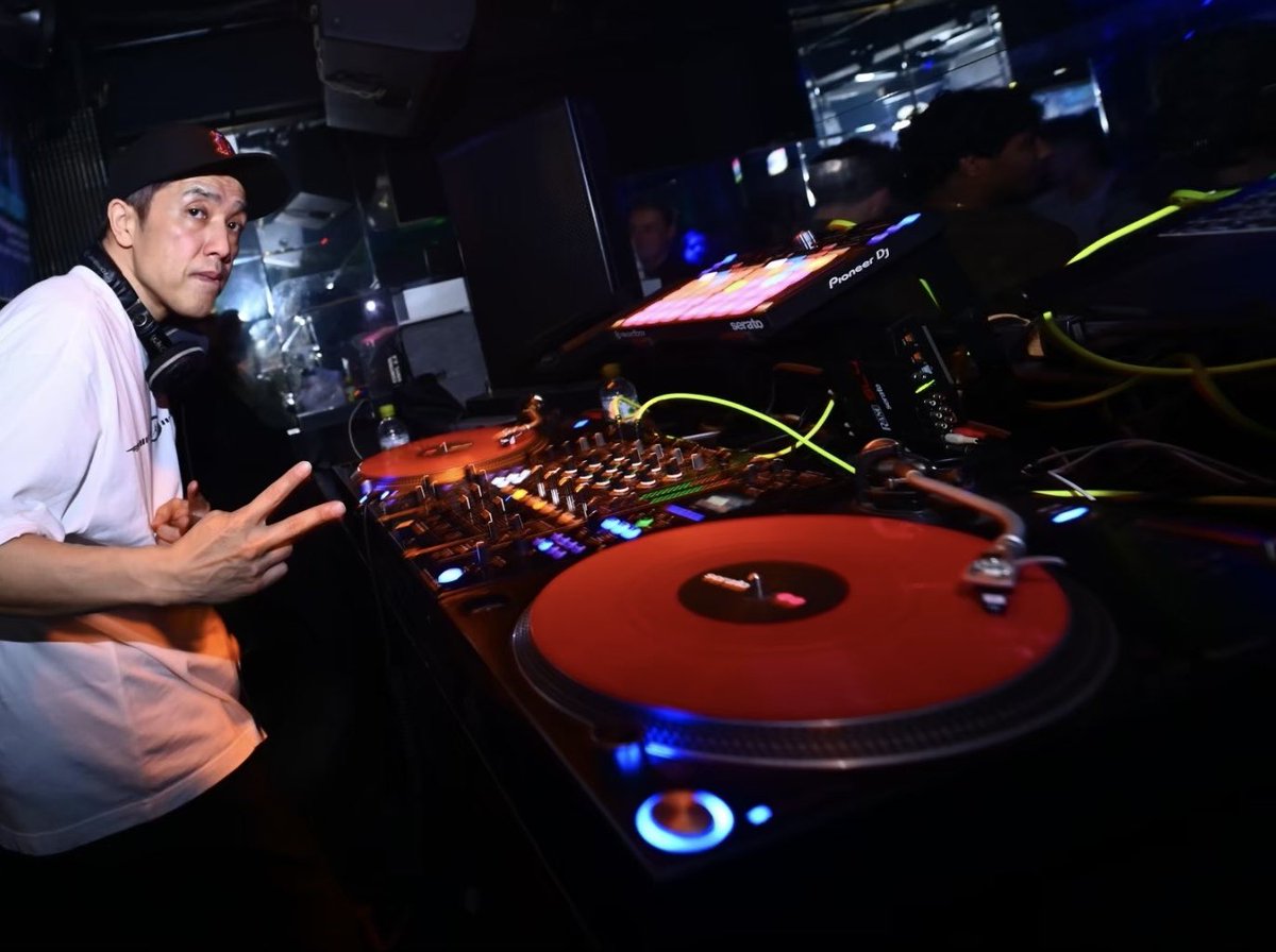 djsancon's tweet photo. 今夜 金曜日@kitsune_kyoto
キツネ 3F LAND FLOOR
上昇中⤴️😎☝️
Every Friday
kitsune kyoto
3F Land Floor
📸 @photo_tasuku
#HIPHOP #RanB
#REGGATON #Afrobeats
#kyotonightlife #kyotoclub
#kyotonightclub #kyotonight
#internationalparty
#京都クラブ #京都夜遊び
#ヒップホップ https://t.co/2i6BfJPYWe