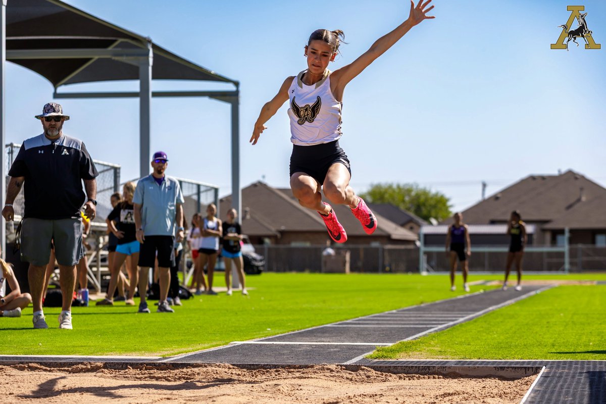 Andrews_ISD's tweet photo. District 3-4A &amp; 4-4A Area Championship 👟
#MustangPride #RidefortheBrand #AHSTrack https://t.co/FzAWkKFDjY