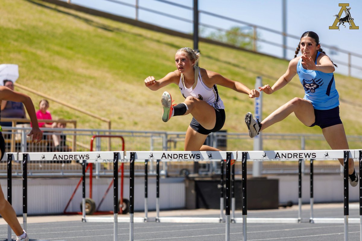 Andrews_ISD's tweet photo. District 3-4A &amp; 4-4A Area Championship 👟
#MustangPride #RidefortheBrand #AHSTrack https://t.co/FzAWkKFDjY