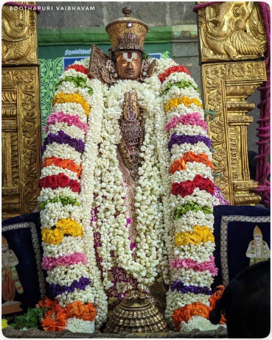 DarkNghtUvacha's tweet image. Anantah prathamam rUpam lakshmanad cha tatah param
Balabhadras tritiyas kalau kaschit bhavishyati 

Swami ananta sEsha appeared as lakshmana swAmi in treta balarAma in dwApara and out of mercy for us he came as Sri rAmAnujAcharya in kaliyuga 

Today marks uthara panguni the day…