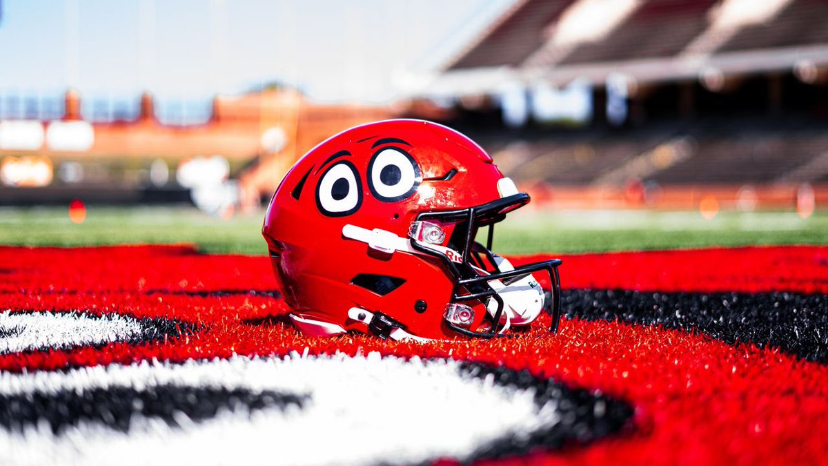 Hunter Niklos (@hunterniklos) on Twitter photo Incredibly honored to announce that after a conversation with <a href="/_CoachMartin_/">Coach Martin</a>, I have received an offer from Western Kentucky University!
#GoTops Incredibly honored to announce that after a conversation with <a href="/_CoachMartin_/">Coach Martin</a>, I have received an offer from Western Kentucky University!
#GoTops