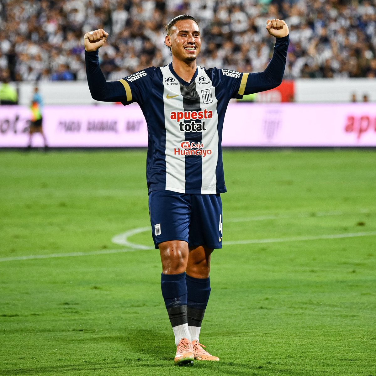 QUE PARTIDAZO DE ERICK NORIEGA!!

Lo que jugó contra la delantera de São Paulo fue impresionante, impecable en todo, una gran actuación individual del Samurai en la Copa Libertadores🏆
