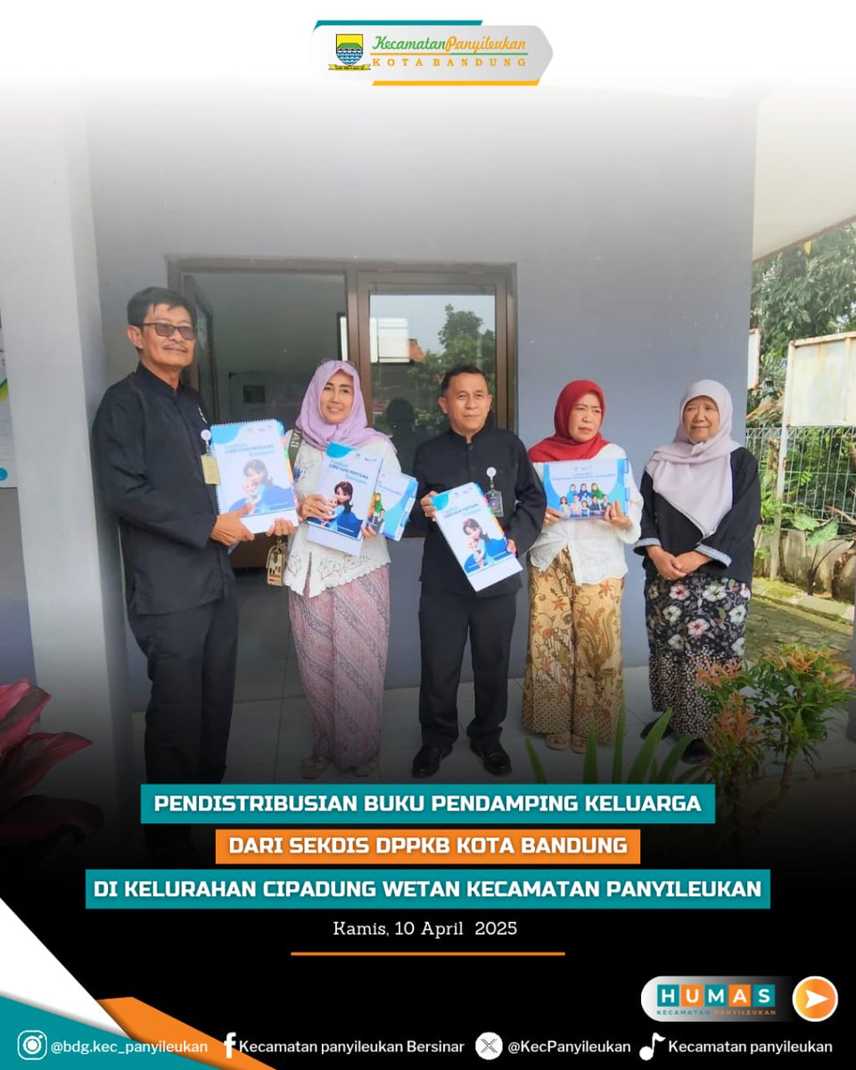 Pendistribusian buku pendamping keluarga dari Sekretaris Dinas DPPKB Kota Bandung di Kelurahan Cipadung Wetan Kecamatan Panyileukan. Kamis, 10 April 2025. 
<a href="/humasbandung_/">Humas Kota Bandung</a> 
<a href="/ppidkotabandung/">Layanan Informasi dan Pengaduan Kota Bandung</a> 
<a href="/halo_bandung/">Prokopim Kota Bandung</a>
 
#BandungZeroWasteCity
#KotaBandungMajuBerkelanjutan