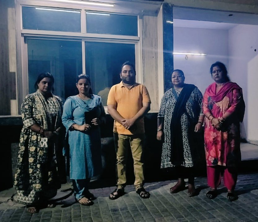 Sangeeta Tiwari sanatani 🕉 मोदी का परिवार tweet media