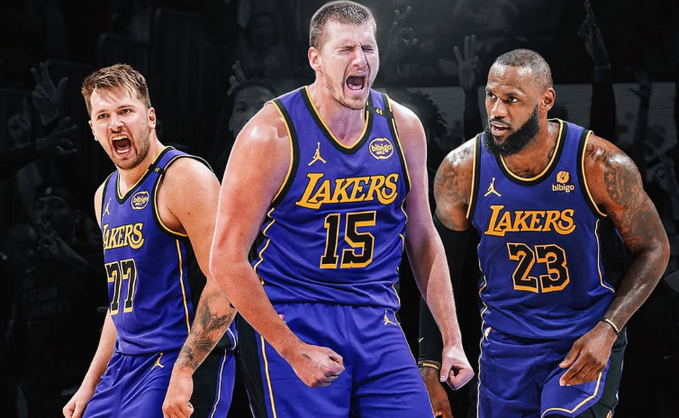 basquetplus's tweet photo. La crisis en los Nuggets y sus cambios radicales encendieron los rumores de traspaso para el 3 veces MVP y los angelinos son los favoritos para quedárselo.  

La puerta que abrió Denver: ¿Jokic se puede ir a los Lakers? 
https://t.co/BzrmzLWRQB https://t.co/WtBMKo6pcQ