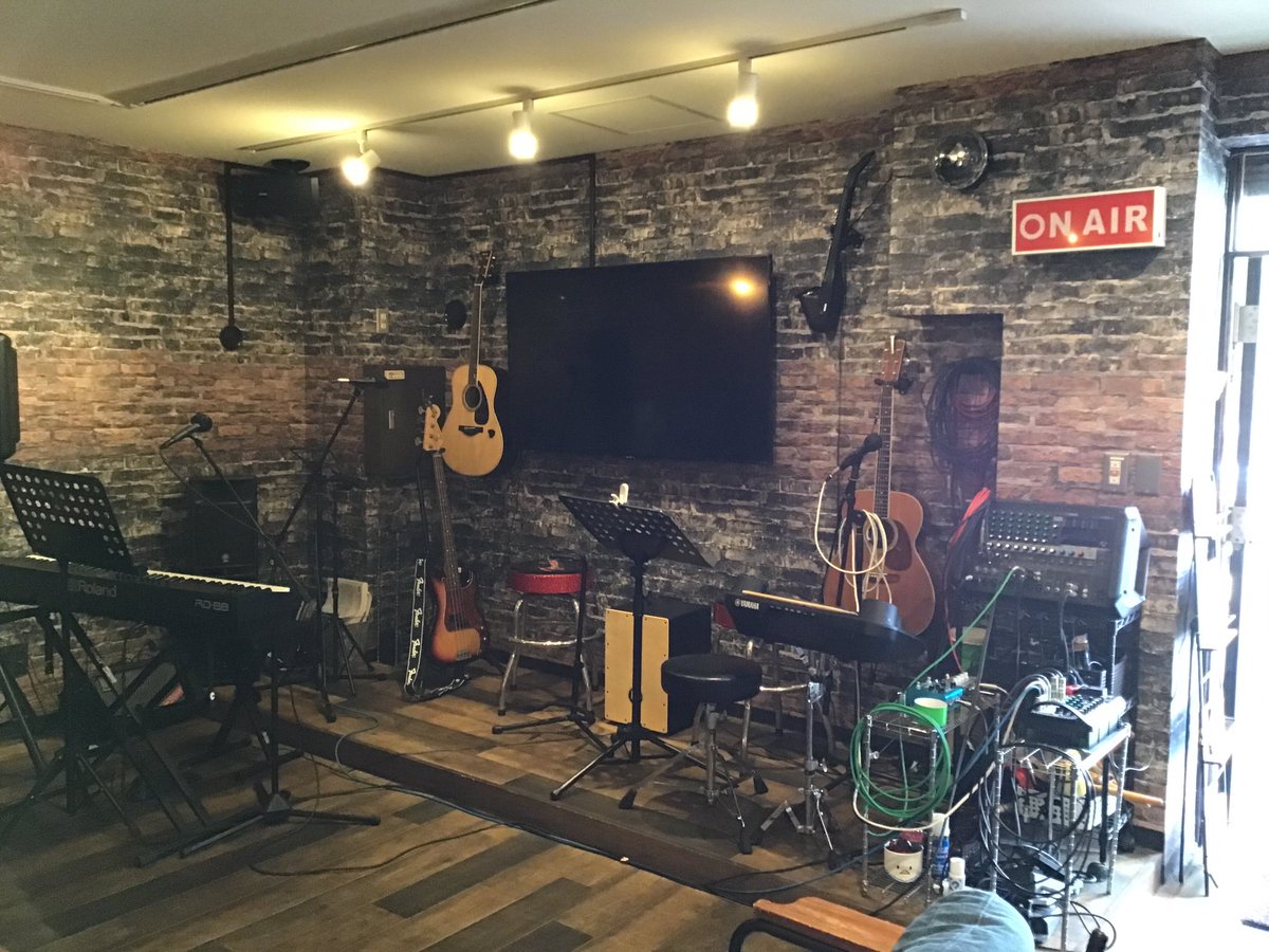 cafe_amour's tweet photo. 毎週金曜
#CafeAmour では
 #オープンマイク イベント開催中です🎤
18時〜23時で開催してます！
弾き語りやバンド、ユニット自由
ジャンル・形態は問いません。
楽器ができなくてもOKです🙆‍♂️
スタッフが演奏でお手伝いさせていただきます🎸🎹
#生演奏 #ライブ #カフェ #雑色 #蒲田 
#川崎 #路上ライブ https://t.co/0vgkIYX2hj
