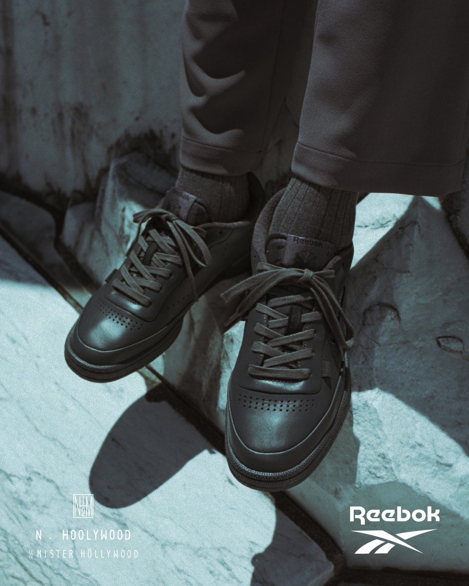 arknets_info's tweet image. ＼12日(土)12:00発売／
N.HOOLYWOOD × Reebok｜コラボアイテム

《 Reebok 》の名作「CLUB C 85」をベースに、《 N.HOOLYWOOD 》が別注モデルをリリース。持ち運びに便利なトートバッグや、スペアシューレースも付属✨
🔗arknets.link/4jq77hh

#Nハリウッド #Nハリ #リーボック #arknets