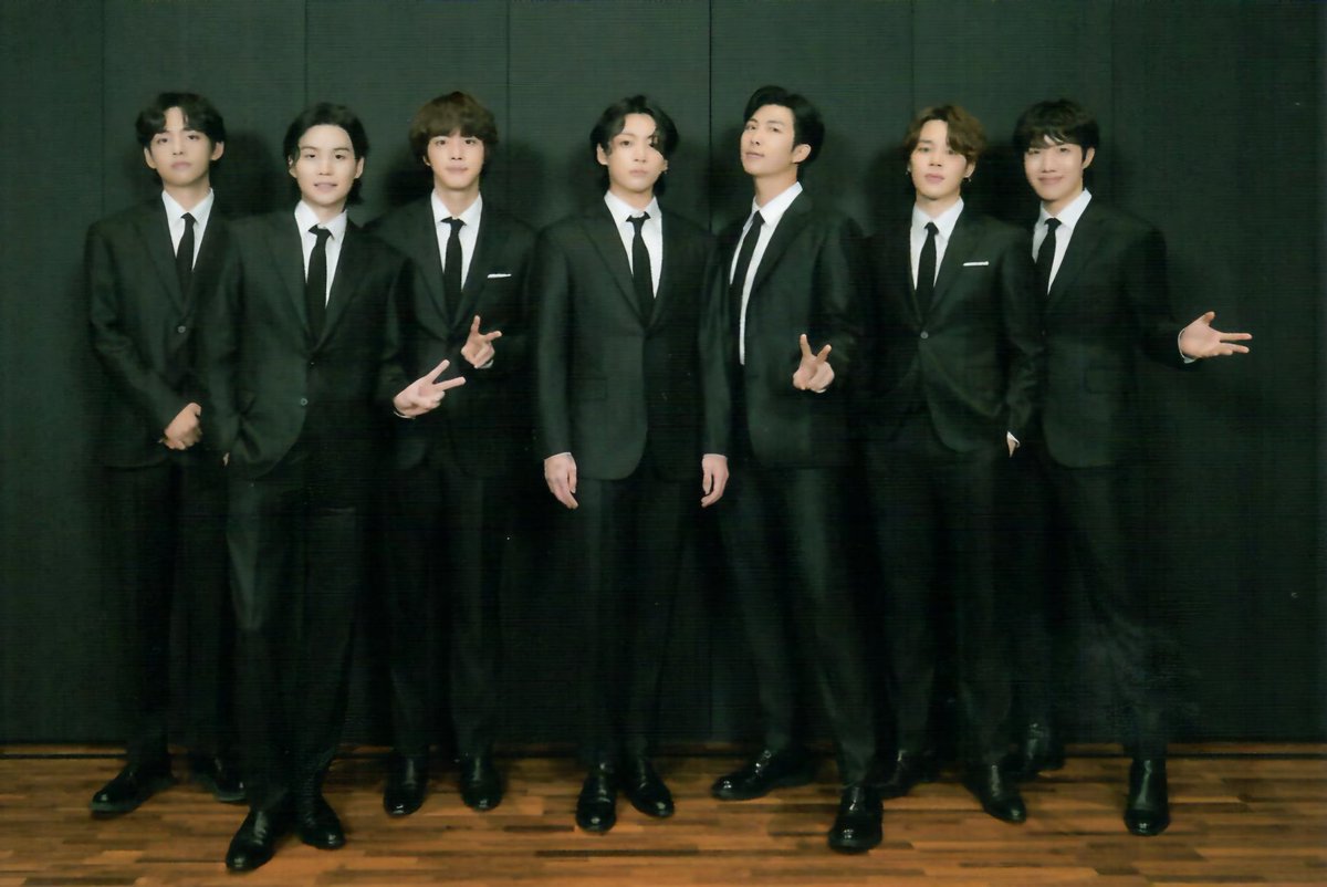 BTS Merch Box #20 🎁 Group Photo [Stand Ver.] 📸 cr. @awesome_kook