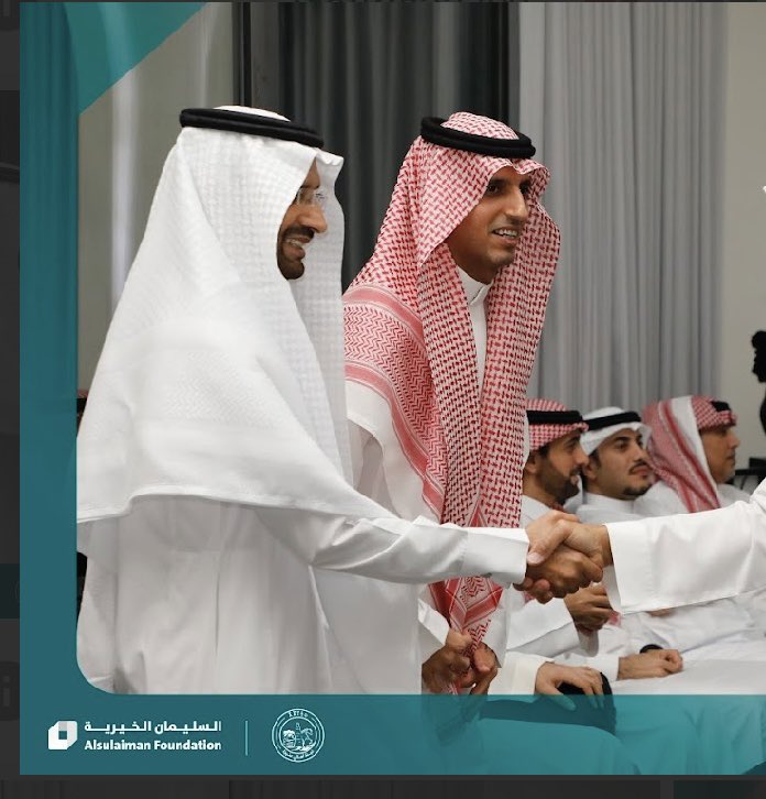 abozeadalhamdan's tweet photo. تشرفت بحضوري  مع #عائلة_الحمدان في باريس نجد عنيزة ، كانت ليلة استثنائية على نغمات نجد العذيه ، ورحلة تاريخيّة غنية بموروث العائلة وقيمها. 
نحن عائلة واحدة ، و حكاية لا تنتهي من المحبة والوفاء.

 #السليمان_الخيرية https://t.co/JxaKZWBWLV