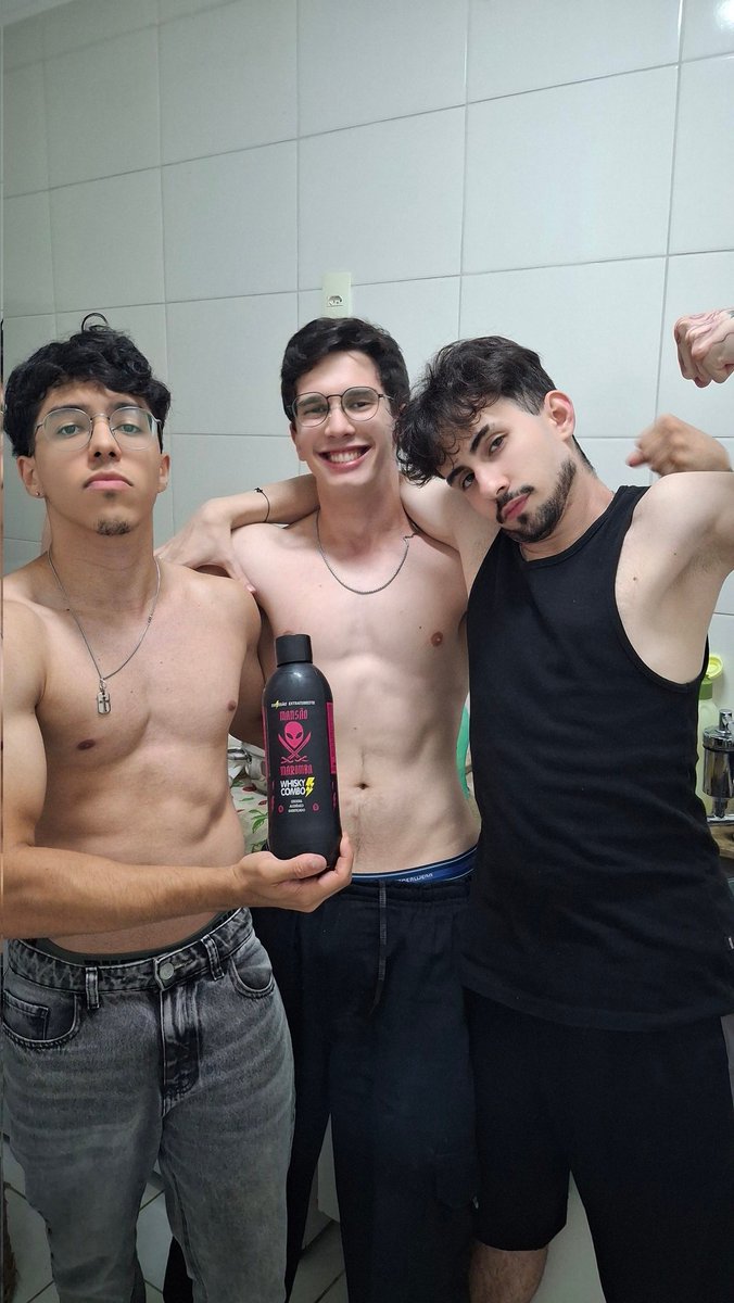 Ch_Andras's tweet photo. @toguro 
Eu te amo, só amor aqui, aula amanhã tamo aqui no aquecimento. https://t.co/LkB3a9Ak5p