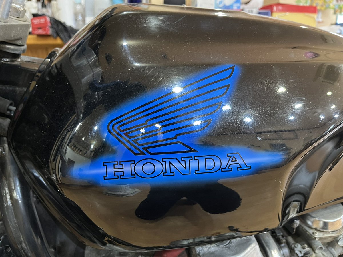 19997Moonmoon's tweet image. 自分で塗装して7年、だいぶ痛んできたな〜 やり直すか？
#CB1300 
#SC40