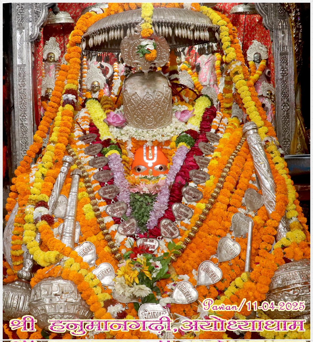 rajanshukla_'s tweet photo. श्री हनुमान जी महाराज, श्री हनुमान गढ़ी अयोध्या धाम के आज 11-04-2025 के अद्भुत एवं अलौकिक दर्शन… श्री हनुमान जी की कृपा आप सभी पर बनी रहे… ऐसी मंगल कामना…!!! https://t.co/KyIQQ1zPib