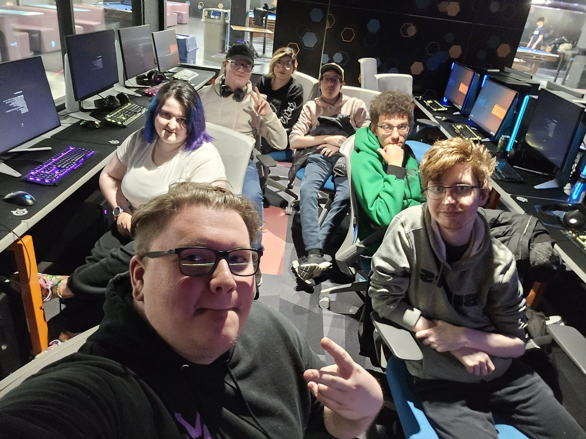 Our Overwatch teams decided to host an in-house scrim tonight in order to get ready for the <a href="/WIEsportsConf/">Wisconsin Esports Conference</a> Southeast Regional LAN event this weekend! Needles to say, we are all warmed up and ready to compete! 

#UnitedWeRoar 🐾
