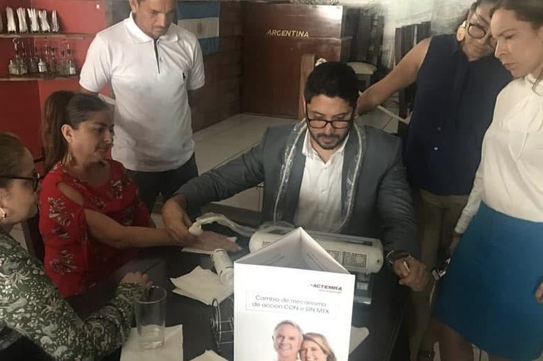 dajila81's tweet photo. Taller de Ultrasonografía de alta frecuencia en Artritis Reumatoidea, Artritis Psoriática y enfermedades por depósito de cristales. #RocheEcuador https://t.co/y8YREu5VtF