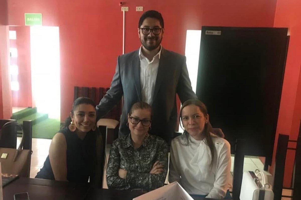dajila81's tweet photo. Taller de Ultrasonografía de alta frecuencia en Artritis Reumatoidea, Artritis Psoriática y enfermedades por depósito de cristales. #RocheEcuador https://t.co/y8YREu5VtF