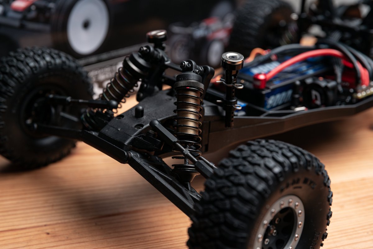 QL_CUSTOMS's tweet photo. ずっとBaja BugのスケールRCが欲しかったので京商ダートマスターをベースに製作します

ボディはPRO-LINEのLCGコンペクローラー向けを選びました

リア用のエアレーションダンパーをフロントにも組んでバハバグのやや前上がりの車高を再現しています https://t.co/1iGLX98YHG