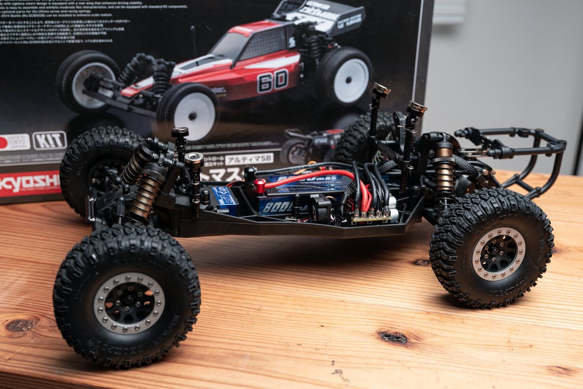QL_CUSTOMS's tweet photo. ずっとBaja BugのスケールRCが欲しかったので京商ダートマスターをベースに製作します

ボディはPRO-LINEのLCGコンペクローラー向けを選びました

リア用のエアレーションダンパーをフロントにも組んでバハバグのやや前上がりの車高を再現しています https://t.co/1iGLX98YHG